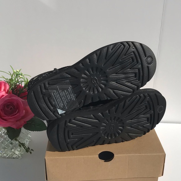 UGG Classic Zodiac Mini - Picture 6 of 8